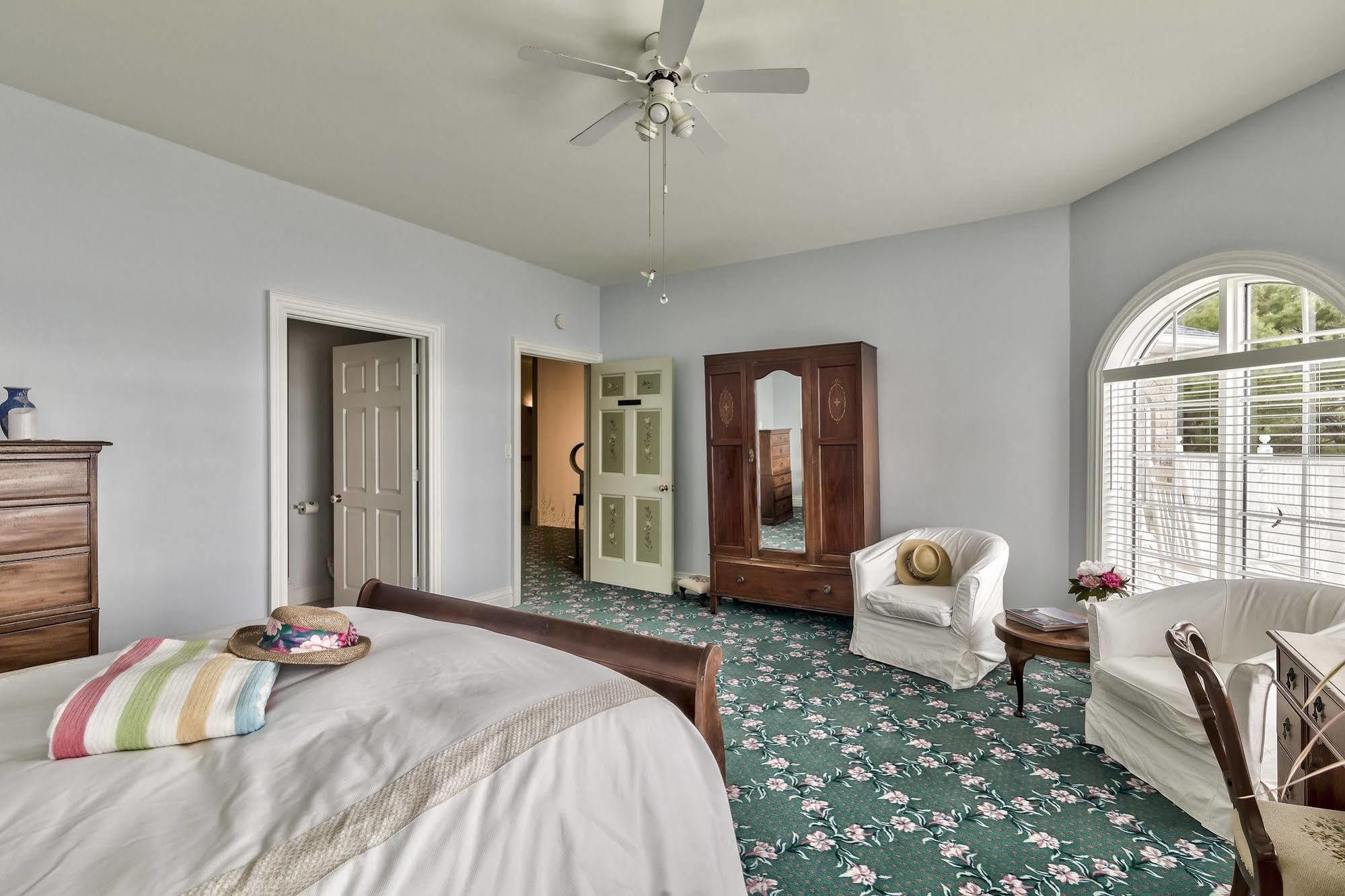 Greystone On Golden Lake Deacon Luaran gambar