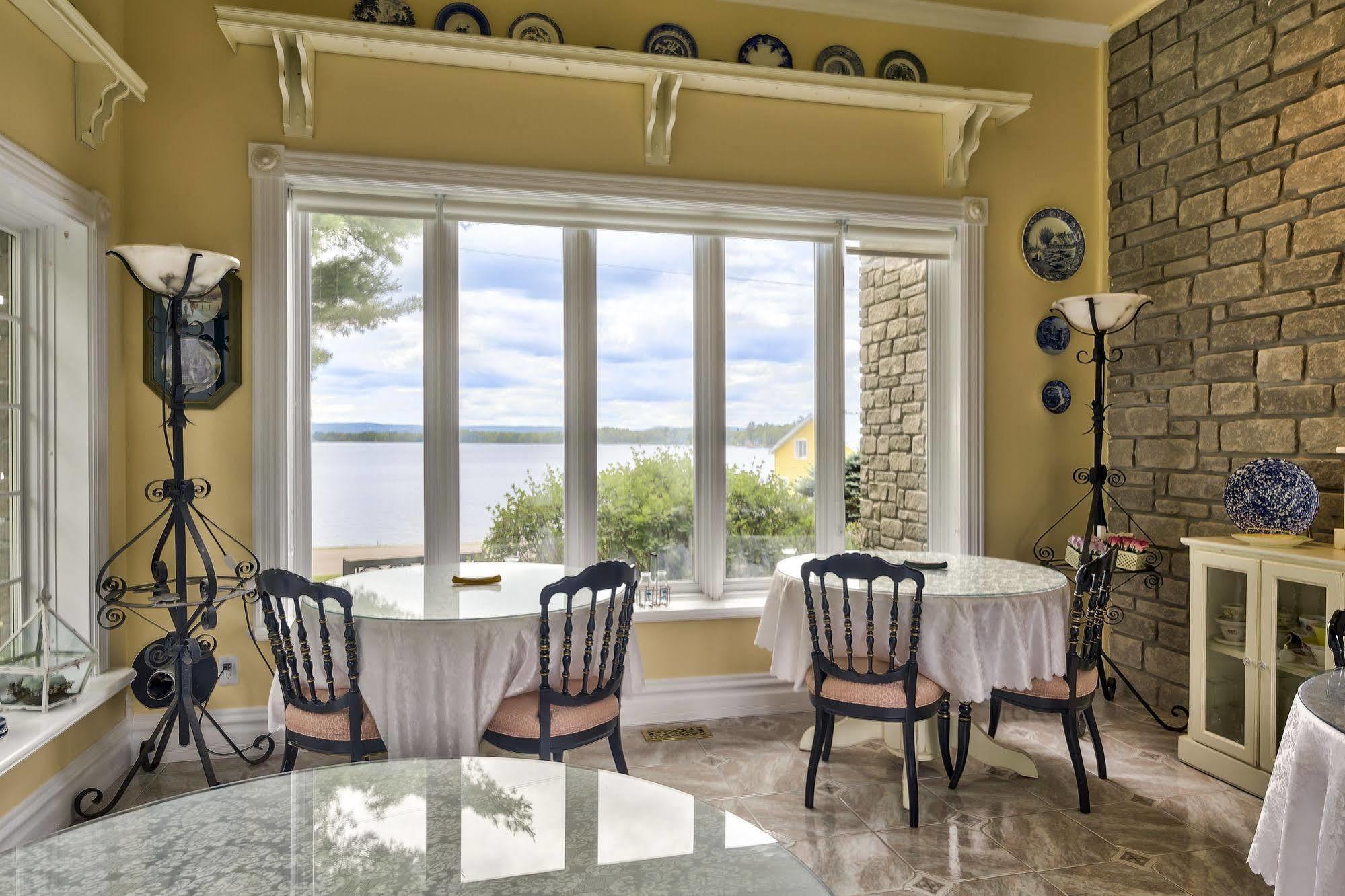 Greystone On Golden Lake Deacon Luaran gambar